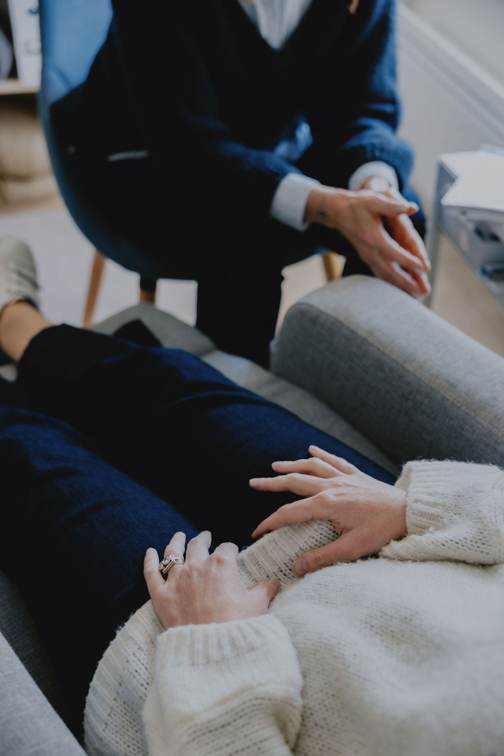 Hypnose sortir de la lutte Menopause_hypnosepourmaigrir_hypnotherapeute78_valerie-Charlo (2)